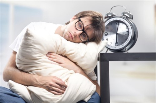 Tình trạng mất ngủ ở người trẻ: Nguyên nhân và cách khắc phục