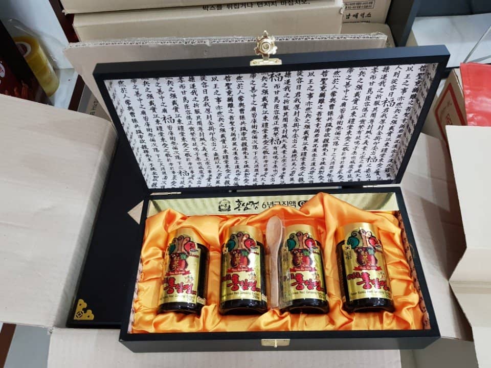 Cao Sâm Hàn Quốc hộp gỗ đen 4 lọ